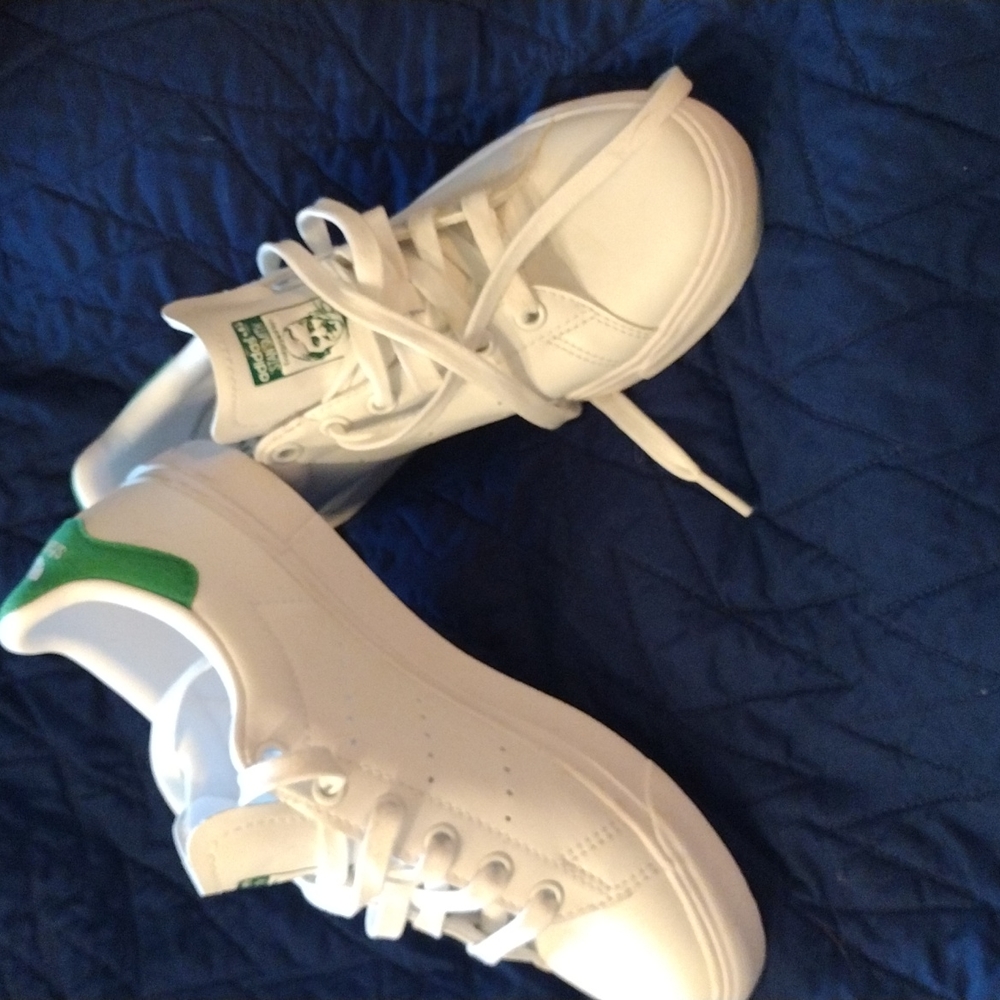 Adidas tennis shoes